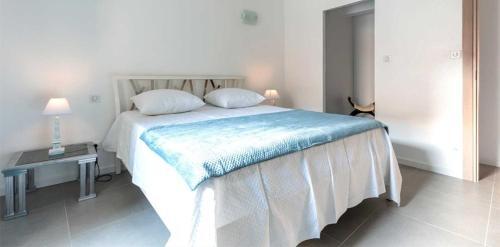 L'ile-rousse Apartment Sleeps 2 Air Con T805832