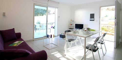L'ile-rousse Holiday Home Sleeps 2 With Pool And Air Con