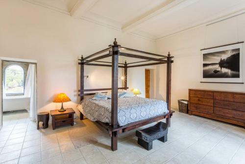 Limousis Chateau Sleeps 12 Pool Wifi