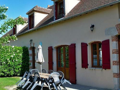 G�te Lorcy, 3 Pi�ces, 5 Personnes - Fr-1-590-58