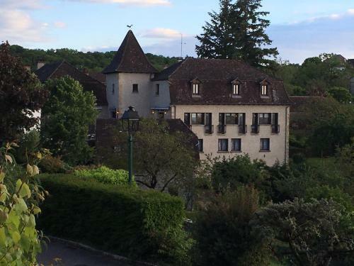 Hotel H�tel Le Cantou 354