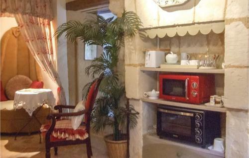 Two-bedroom Holiday Home In Lye