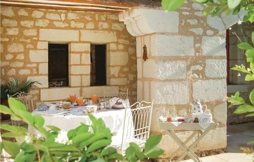 Two-bedroom Holiday Home In Lye