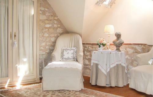 Two-bedroom Holiday Home In Lye