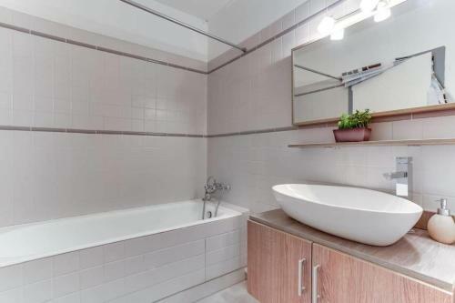 Apartamentos Le 27 - Appartement 3*** Cosy � Lyon Parking