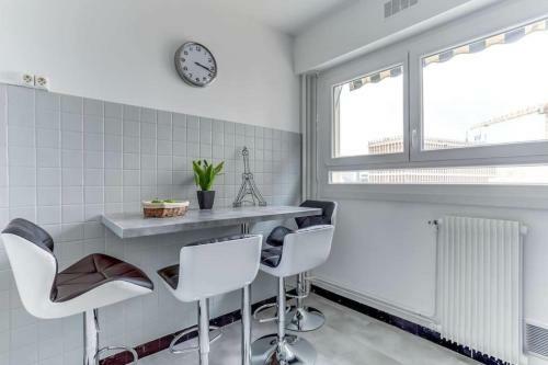 Apartamentos Le 27 - Appartement 3*** Cosy � Lyon Parking