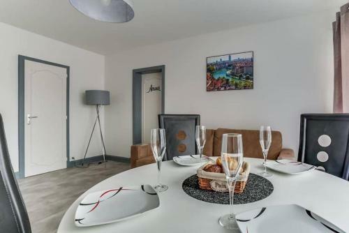 Apartamentos Le 27 - Appartement 3*** Cosy � Lyon Parking