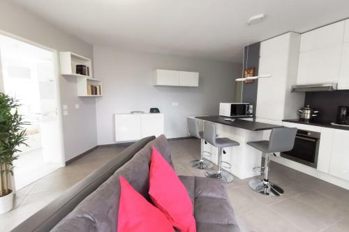 Charming Apartment Quiet Hotel Service