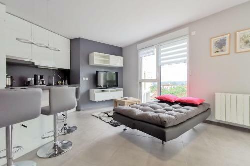 Charming Apartment Quiet Hotel Service