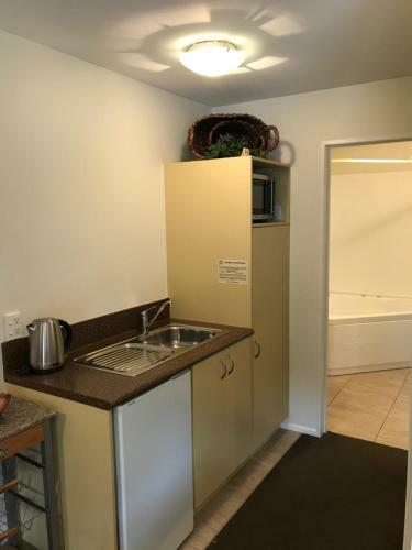 Tuscana Motor Lodge