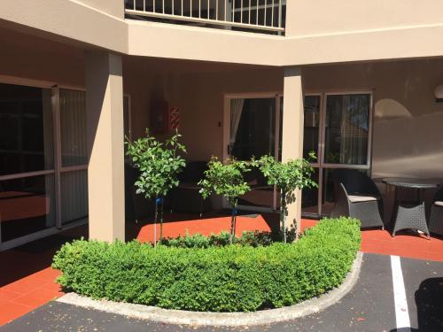 Tuscana Motor Lodge
