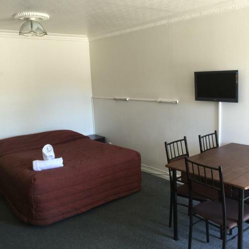 Ferry Motel