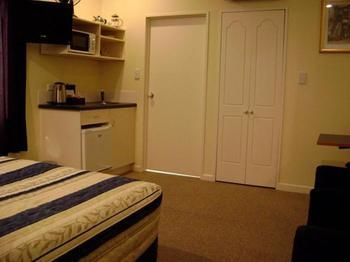 Airport Birches Motel