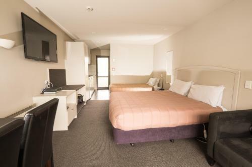 Azena Motel