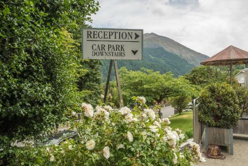 Coronation Lodge