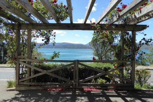 Edgewater Lodge B&B