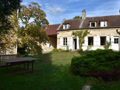 Modern Mansion In Machemont With Private Garden