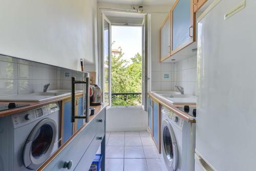 Charming Bright Apartment Near Paris