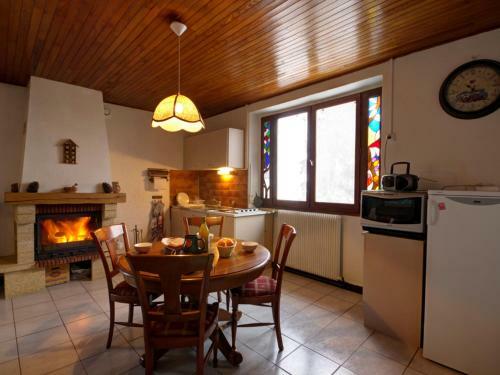 G�te Marlhes, 3 Pi�ces, 4 Personnes - Fr-1-496-57
