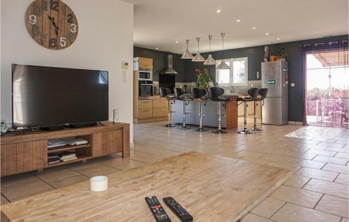 Nice Home In Maraissan With Wifi And 3 Bedrooms