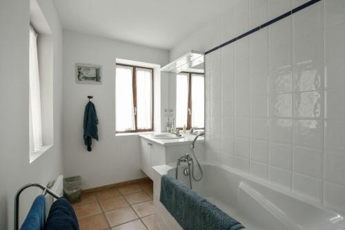 Traditional 2-bed French Villa