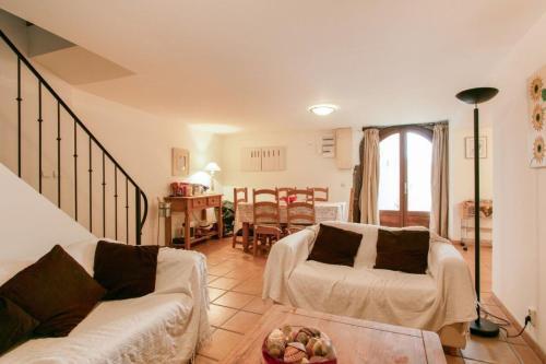 Traditional 2-bed French Villa