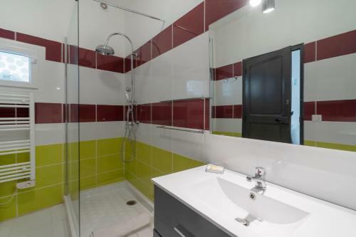 Authentic House 3 10min From The Port