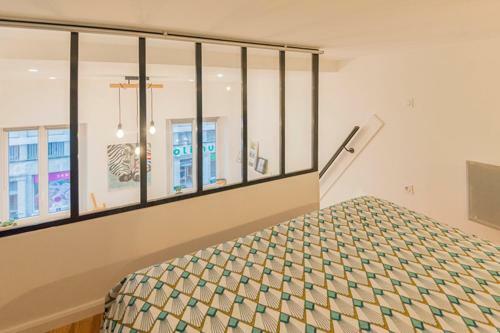 Design And Air Conditioned Apartment