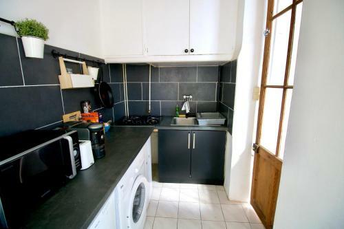 Large Apartment With Quiet Terrace