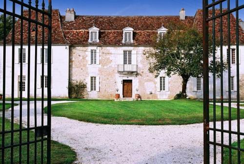 Martigue Chateau Sleeps 14 Pool Wifi