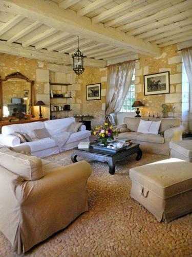Martigue Chateau Sleeps 14 Pool Wifi