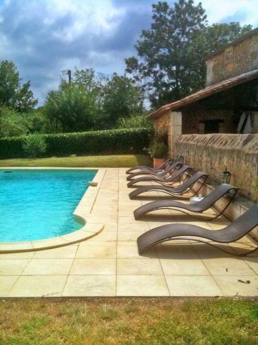 Martigue Chateau Sleeps 14 Pool Wifi
