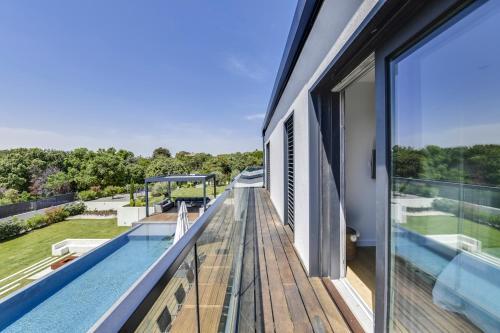 Nimes Villa Sleeps 12 Pool Air Con Wifi