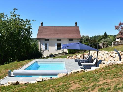 Gorgeous Holiday Home In Martigny-le-comte With Pool
