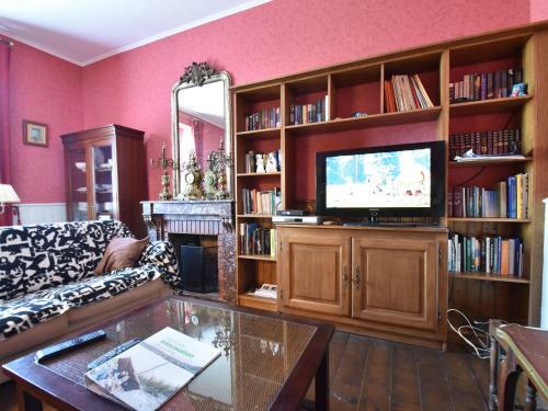 Gorgeous Holiday Home In Martigny-le-comte With Pool
