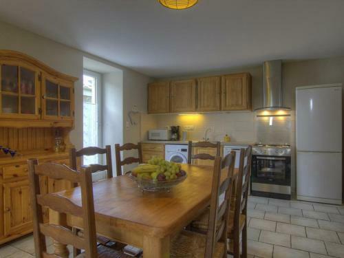 G�te Mijoux, 3 Pi�ces, 6 Personnes - Fr-1-493-151