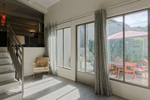 Hugo Private Apartment