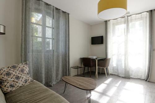 Verlaine Private Apartment