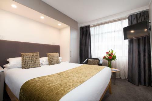 Quest On Johnston Serviced Apartments
