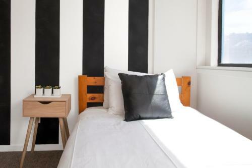 Albergue The Setup On Dixon