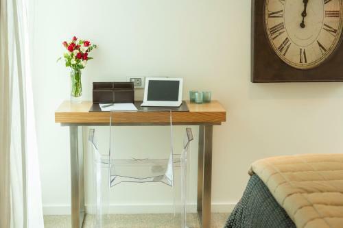 Bed & Breakfast The Establishment Boutique Accommodation