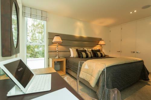 Bed & Breakfast The Establishment Boutique Accommodation