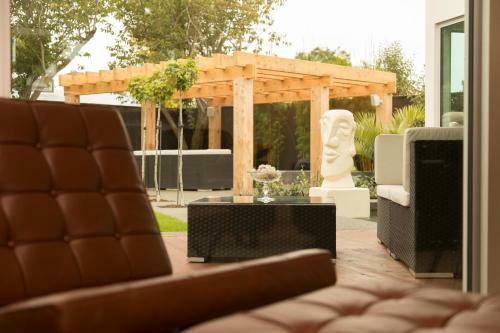 Bed & Breakfast The Establishment Boutique Accommodation