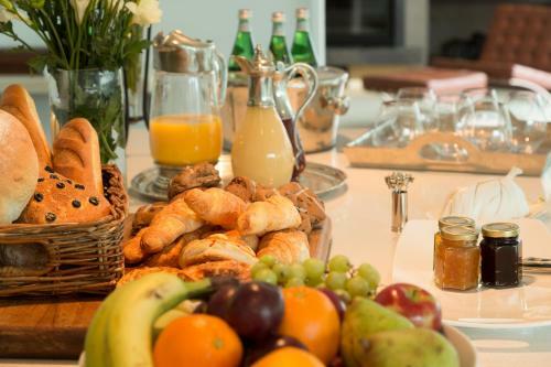 Bed & Breakfast The Establishment Boutique Accommodation