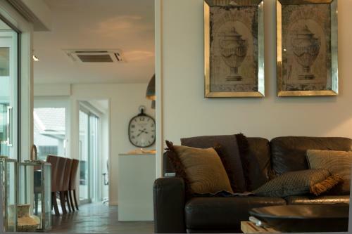 Bed & Breakfast The Establishment Boutique Accommodation