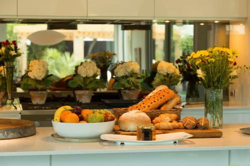 Bed & Breakfast The Establishment Boutique Accommodation