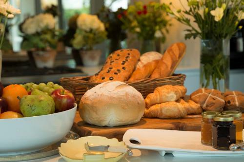 Bed & Breakfast The Establishment Boutique Accommodation