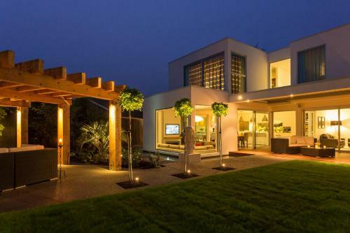 Bed & Breakfast The Establishment Boutique Accommodation