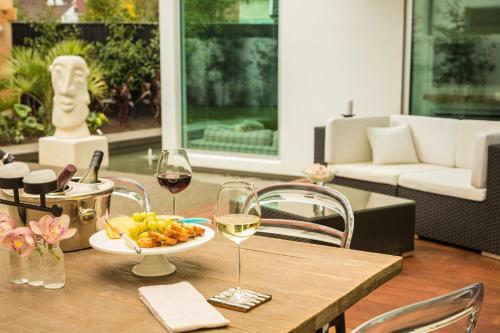 Bed & Breakfast The Establishment Boutique Accommodation