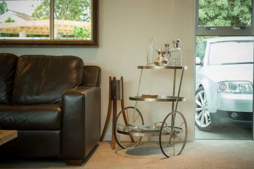 Bed & Breakfast The Establishment Boutique Accommodation